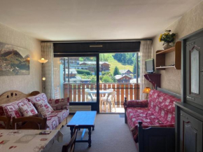 Appartement 2 Pièces avec Terrasse et Parking, Centre Village à La Clusaz, Proche Pistes et Commerces - FR-1-437-96